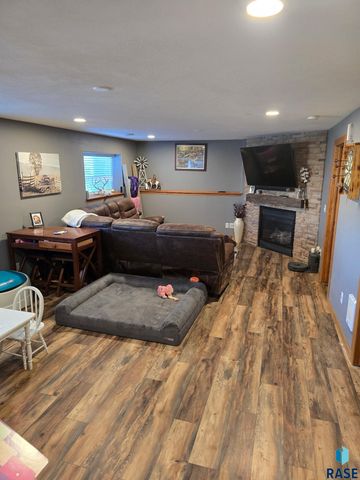 414 Augustana Ave Avenue, Harrisburg, SD 57032