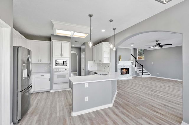 2020 Sterling Pointe Court, League City, TX 77573