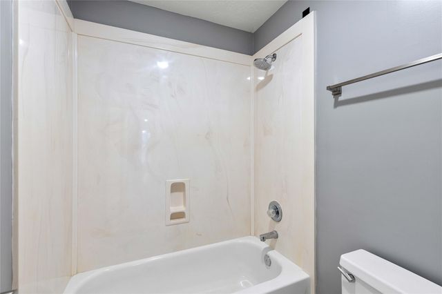 2020 Sterling Pointe Court, League City, TX 77573