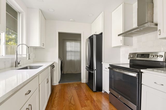 1127 Snap Dragon Court, Mount Pleasant, SC 29464