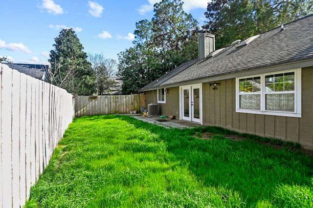 1127 Snap Dragon Court, Mount Pleasant, SC 29464