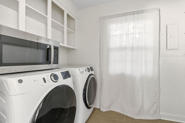 1127 Snap Dragon Court, Mount Pleasant, SC 29464