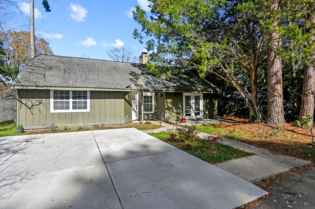 1127 Snap Dragon Court, Mount Pleasant, SC 29464