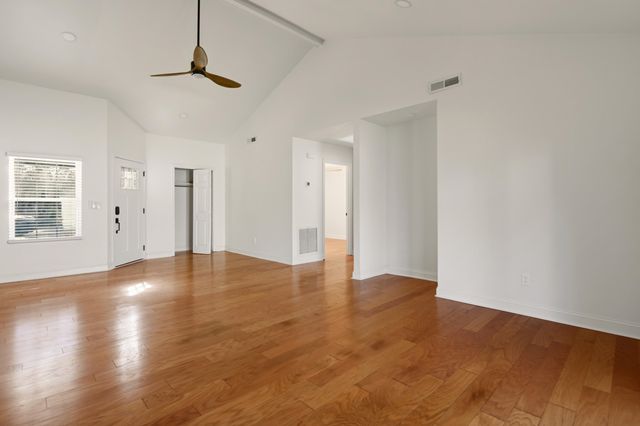 1127 Snap Dragon Court, Mount Pleasant, SC 29464