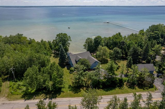 14088 Bluff Road, Peninsula Twp, MI 49686