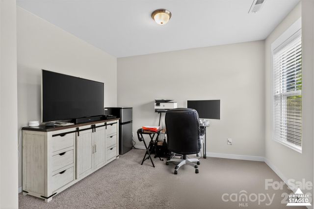 10012 Michael Crossing Drive, Charlotte, NC 28213