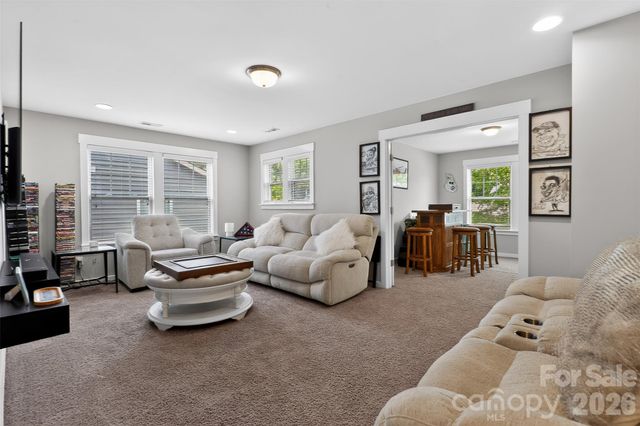 10012 Michael Crossing Drive, Charlotte, NC 28213