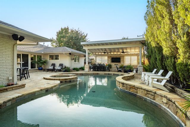 3841 Peter Pan Drive, Dallas, TX 75229