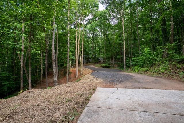 64 Hickory Lane, Dahlonega, GA 30533