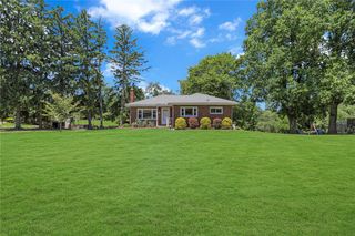 115 Shafer Rd, Moon/crescent Twp, PA 15108