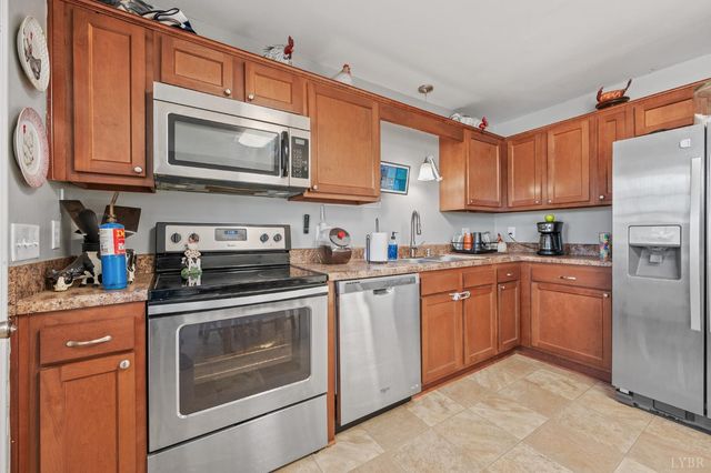 5949 Village Lane, Roanoke, VA 24019