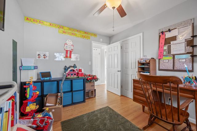 5949 Village Lane, Roanoke, VA 24019