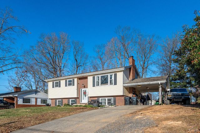 5949 Village Lane, Roanoke, VA 24019