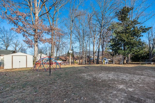 5949 Village Lane, Roanoke, VA 24019