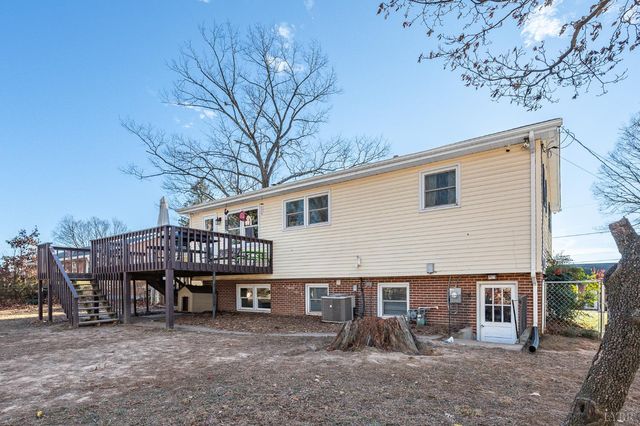 5949 Village Lane, Roanoke, VA 24019