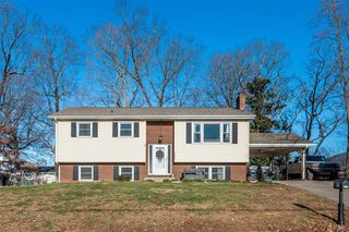 5949 Village Lane, Roanoke, VA 24019