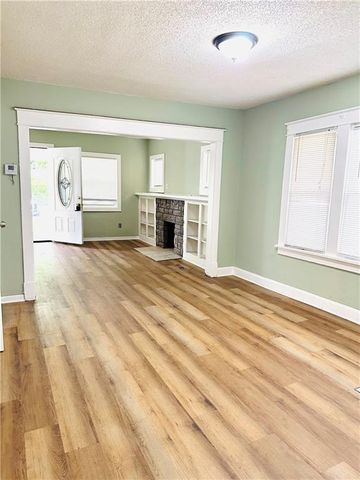 4410 Park Avenue, Kansas City, MO 64130