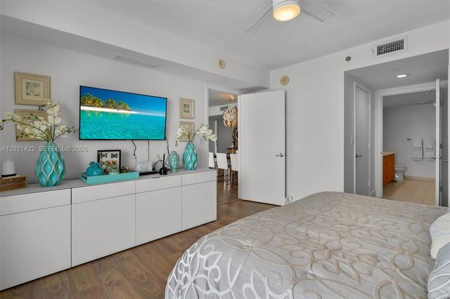 50 Biscayne Blvd 3510, Miami, FL 33132