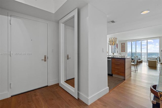 50 Biscayne Blvd 3510, Miami, FL 33132