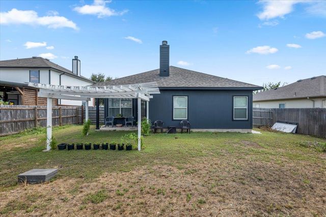 112 Flinn ST, Hutto, TX 78634