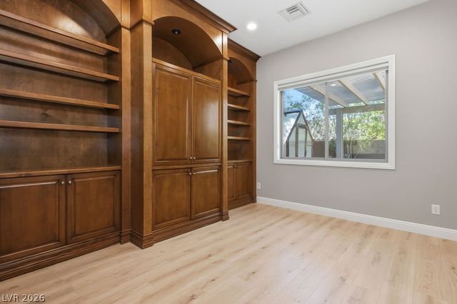 8 STARBROOK Drive, Henderson, NV 89052