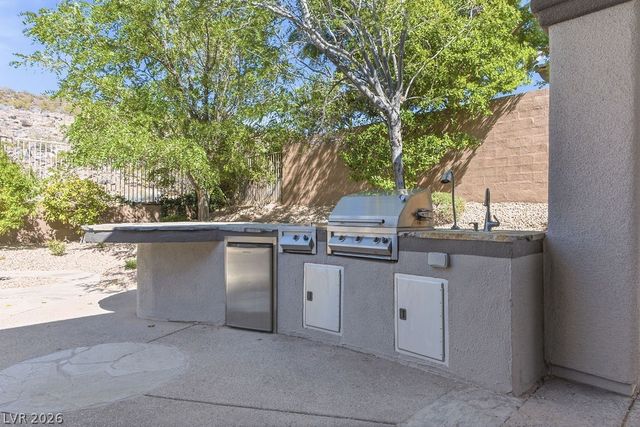 8 STARBROOK Drive, Henderson, NV 89052