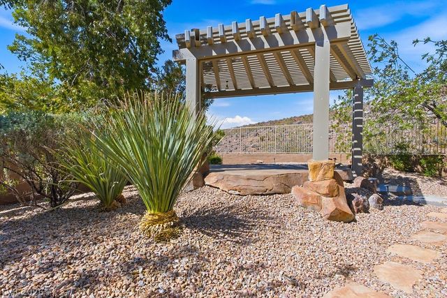 8 STARBROOK Drive, Henderson, NV 89052