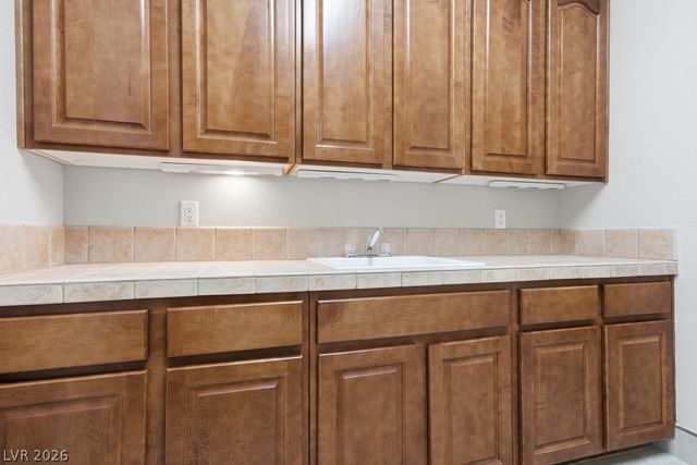 8 STARBROOK Drive, Henderson, NV 89052