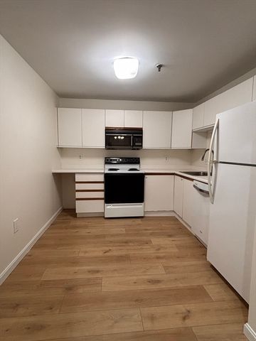 3920 Mystic Valley Pkwy 914, Medford, MA 02155