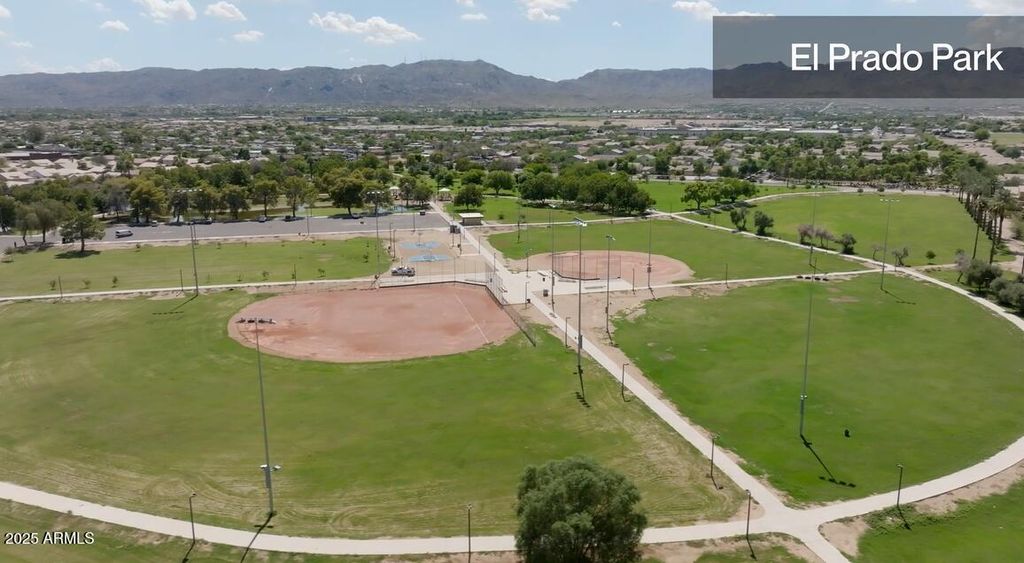 Image 34 of property listing at 10309 S 20th Lane, Phoenix, AZ 85041