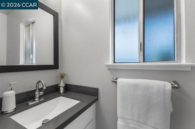 5468 Roundtree Drive C, Concord, CA 94521