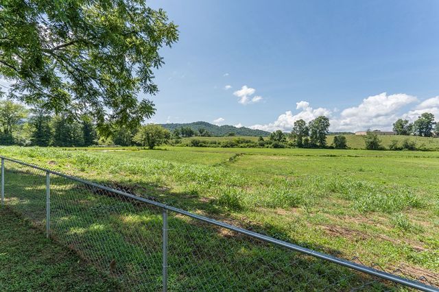 242 Deer Way, Marble, NC 28905