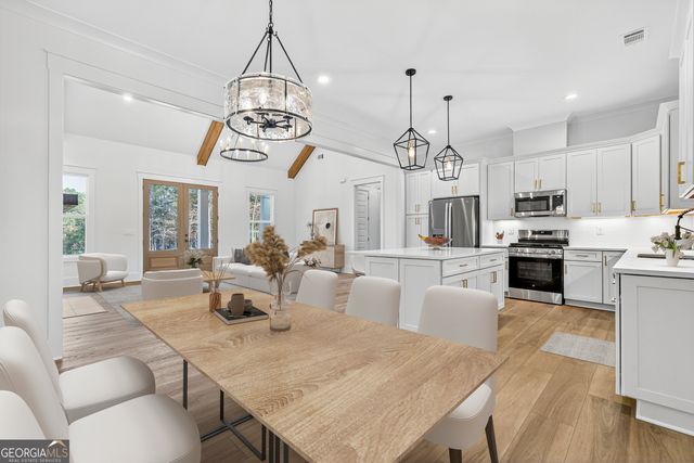 284 E River Bend Drive, Eatonton, GA 31024