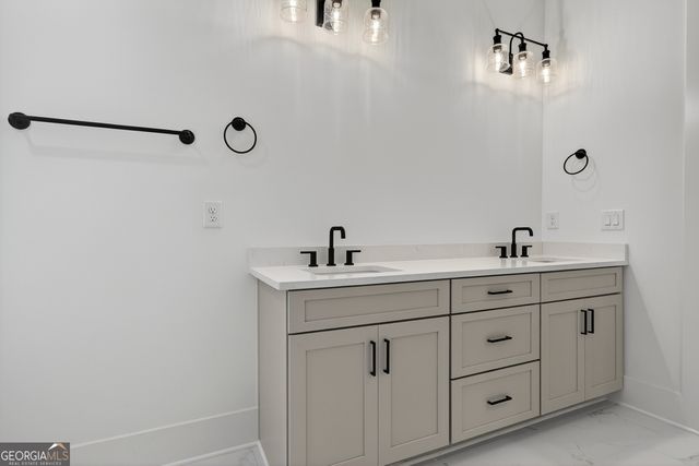 284 E River Bend Drive, Eatonton, GA 31024