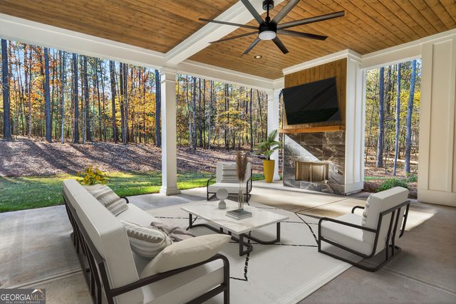 284 E River Bend Drive, Eatonton, GA 31024