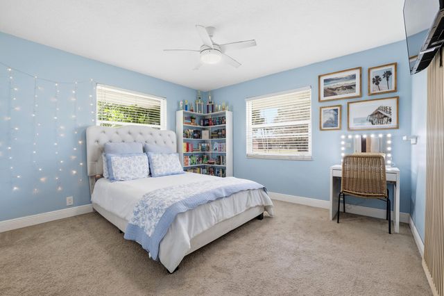 624 Whippoorwill Row, West Palm Beach, FL 33411