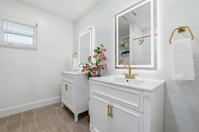 624 Whippoorwill Row, West Palm Beach, FL 33411