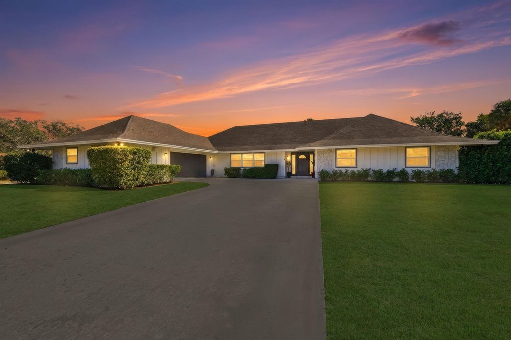 624 Whippoorwill Row, West Palm Beach, FL 33411