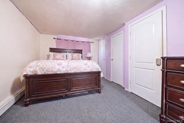 27 Hapsburg Place, Hempstead, NY 11550