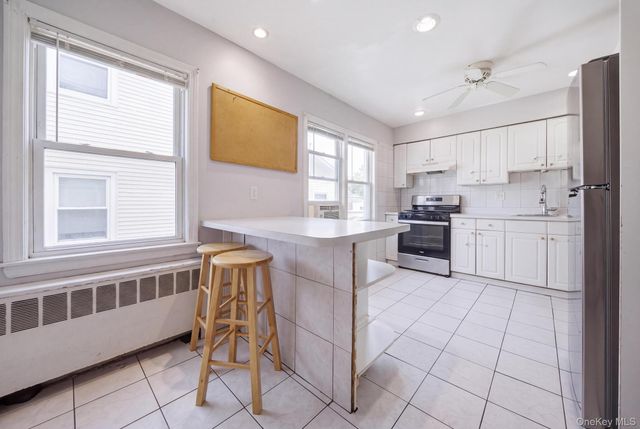27 Hapsburg Place, Hempstead, NY 11550