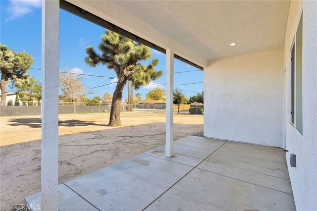 16150 Smoke Tree, Hesperia, CA 92345