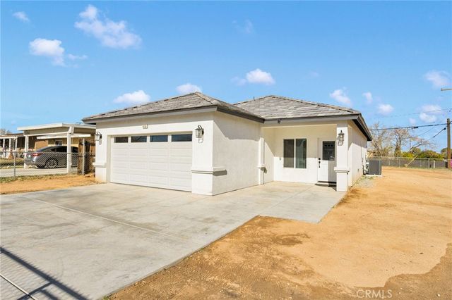 16150 Smoke Tree, Hesperia, CA 92345