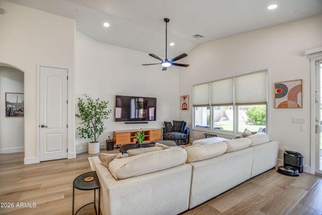2316 E BALSAM Drive, Chandler, AZ 85286