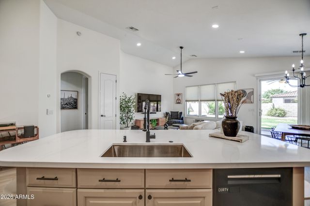 2316 E BALSAM Drive, Chandler, AZ 85286