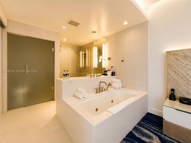 3101 Bayshore Drive 2209, Fort Lauderdale, FL 33304