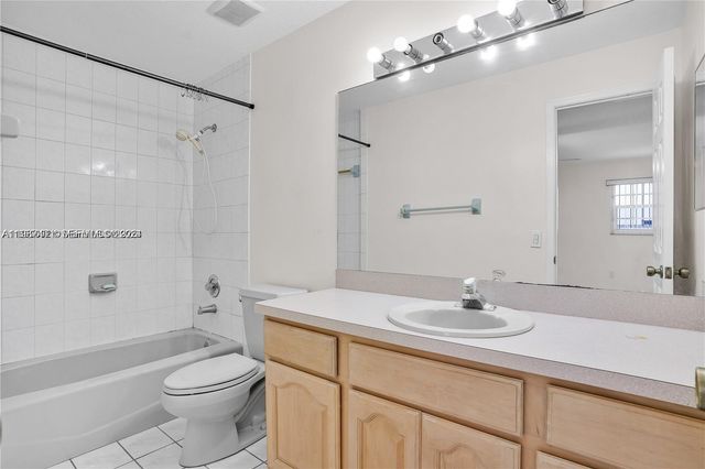 17220 SW 93rd Ave 2, Palmetto Bay, FL 33157