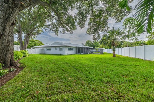2065 ENVOY COURT, Clearwater, FL 33764
