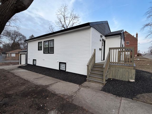 132 W 43rd Avenue, Gary, IN 46408