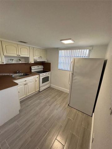 17 NE 2nd Ave 108, Dania Beach, FL 33004