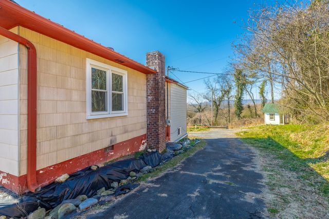 210 Ruby Street, Bridgeport, AL 35740